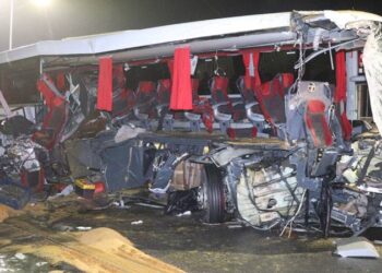 1 ölü, 3'ü ağır 20 yaralı