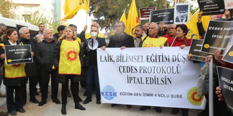 İzmir’de okullara imam atamalarına tepki