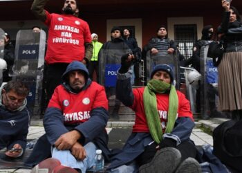 Polonez işçilerinin eylemi sürüyor