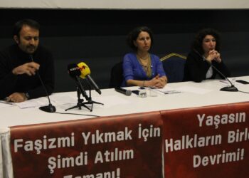 ‘Kurtuluş Rojava Devrimi etrafında birleşmekten geçiyor’