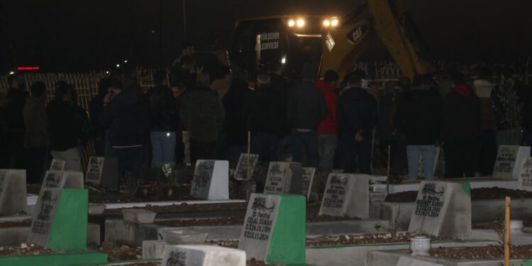 Sağlıkçı Abdullah Alagündüz defnedildi