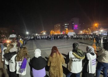 Amed’de savaşa karşı barış zinciri