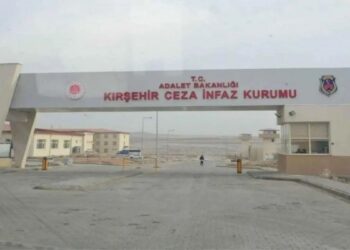 ‘Kötü’ yemeği yemeyen tutsaklara iletişim cezası
