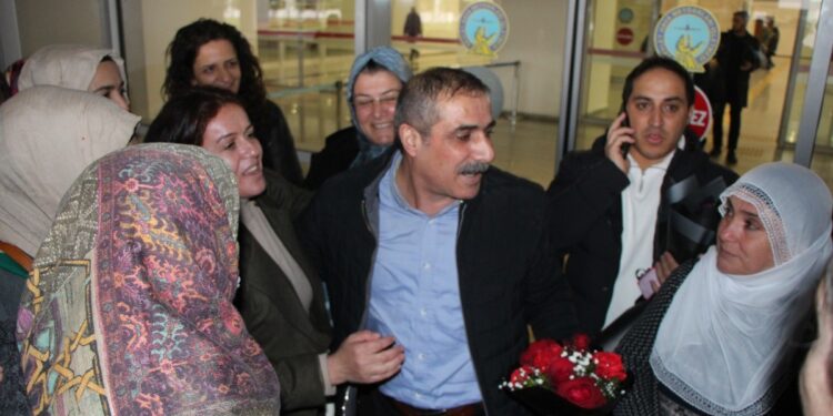 30 yıl tutsaklığın ardından memleketinde