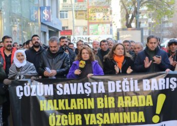 Türkiye’nin saldırıları Suriye’de çözümsüzlüğü derinleştiriyor’