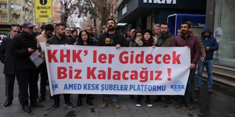 Emekçilerin işe iadesini talep ettiler