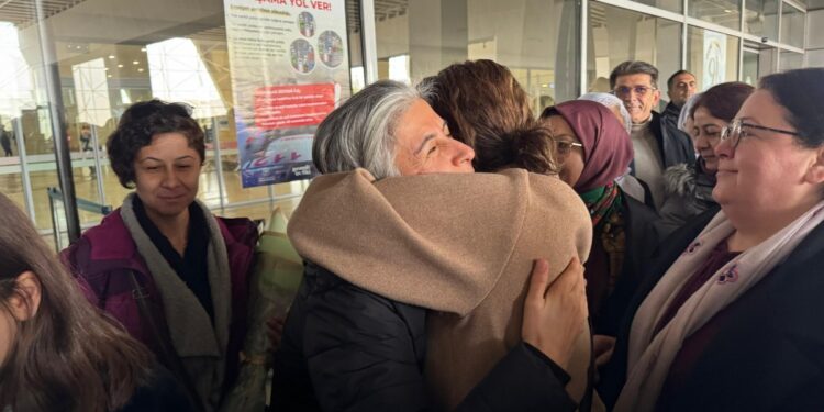 32 yıllık tutsaklığın ardından memleketinde