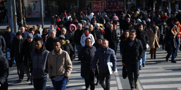 ‘Asgari ücretli insanlara yaşam hakkı tanınmıyor’