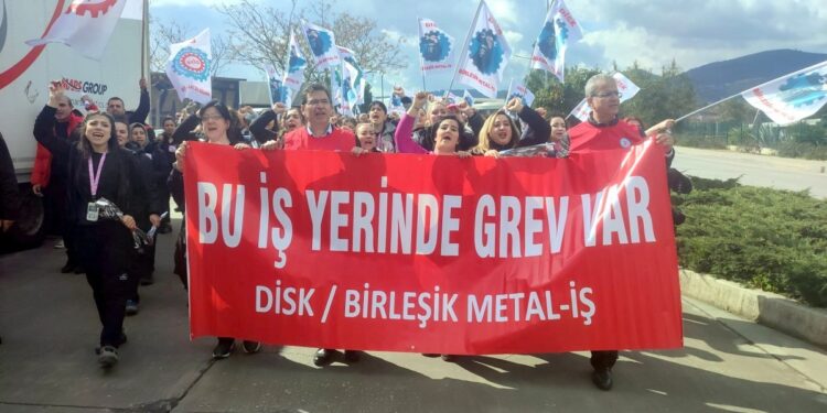 Greve ‘milli güvenliği bozucu nitelikte’ gerekçesiyle erteleme!