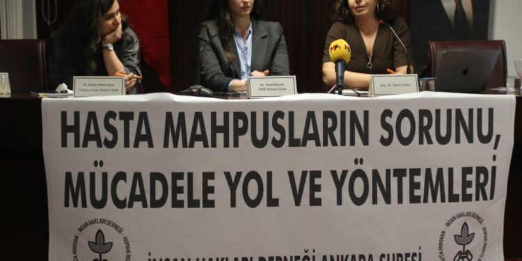 İHD’den panel: Hasta tutsakların sorunları katliam boyutuna evirildi