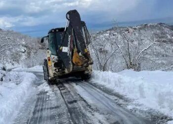 Doğu Karadeniz’de yüzlerce köy yolu ulaşıma kapandı