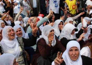 Kürtler Rojava için kesintisiz seferberlik başlattı