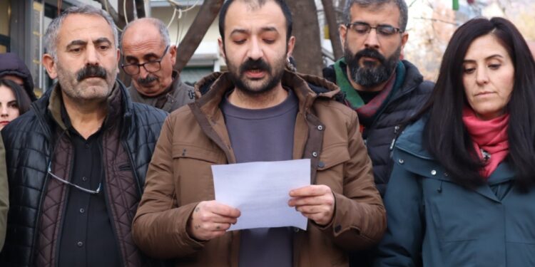 Gazetecilerin katledilmesi Dêrsim’de protesto edildi