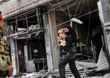 Karabulut: İşçilere ayrılması gereken bütçe çetelere aktarılıyor