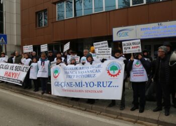 Emekliler: Suriye gündemiyle yoksulluğu örtemezsiniz