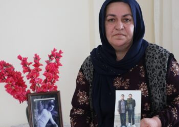 Tahliyesi ertelen tutsağın annesi: Zulme son verilsin