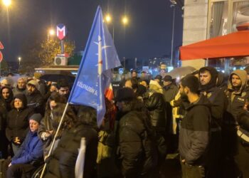 İstanbul’da Türkiye’nin saldırıları protesto edildi: Rojava’yı unutma
