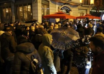 Paramiliter grupları protesto eden 7 kişi tutuklandı