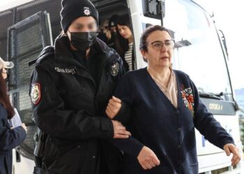 Tahliye edilmeyen ÇHD’li avukat: Ezenin değil ezilenin avukatıyız, bundan vazgeçmeyiz