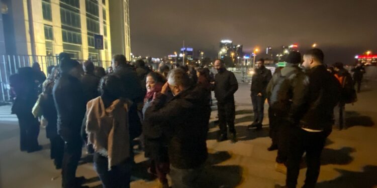 İstanbul’da 7 gazeteci ve 2 siyasetçi tutuklandı