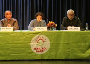 İzmir’de ‘Ortadoğu’da savaş ve Türkiye’ye etkileri’ paneli