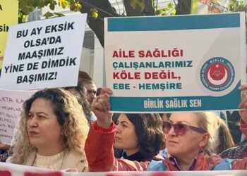 Sağlık çalışanlarından ‘yönetmelik’ protestosu