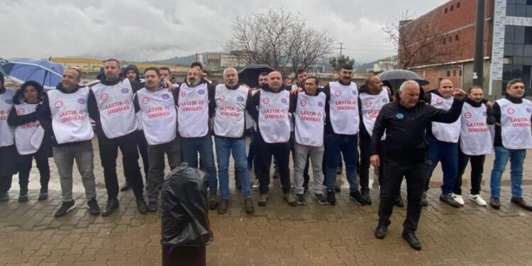 İşçiler çoğunluğu aldı, patron TİS’ten kaçıyor