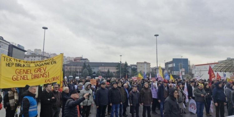 Kocaeli’de ‘geçinemiyoruz’ mitingi: İmralı’daki görüşmeleri önemsiyoruz