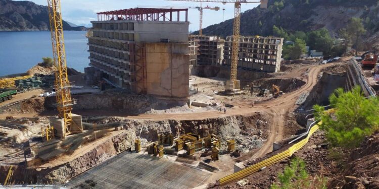 Milli parka yapılan otelin ruhsatı iptal edildi