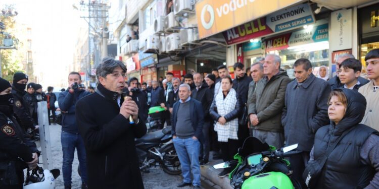 Sınırdaki nöbet eylemi sürüyor: Çare Özerk Yönetim’le görüşmektir