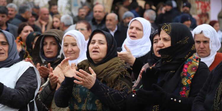 ‘Saldırılara sessiz kalmak suça ortak olmaktır’