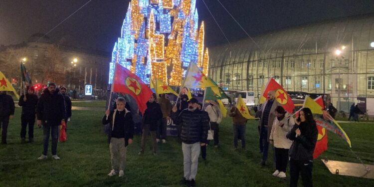 Fransa’da Rojava için eylem
