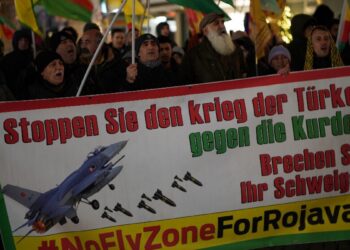 Avrupa’da saldırılar protesto edildi: Her yerde ses çıkaralım