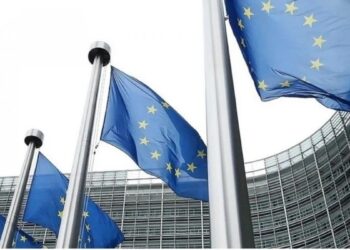 Avrupa ülkeleri Suriyelilerin iltica başvurularını askıya alıyor