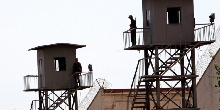 ‘Türkiye’de son 1 yılda 70 binin üzerinde insan tutuklandı’