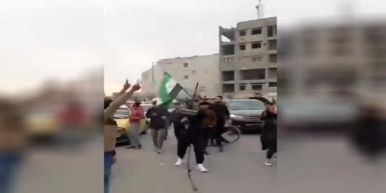 Reqa’da halka rastgele ateş açıldı: 43 yaralı