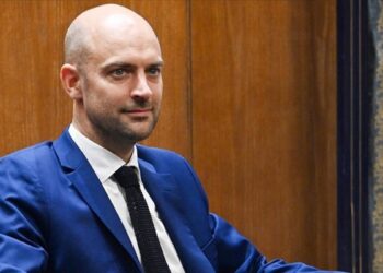 Fransa: Özerk Yönetim, siyasi geçiş sürecinin bir parçası olmalı