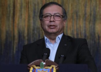 Kolombiya Cumhurbaşkanı: Yeni bir soykırıma gidiliyor Kürt halkına sahip çıkalım