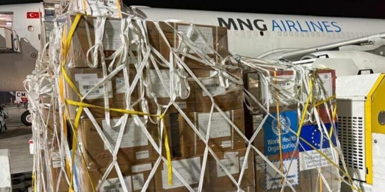 Suriye için 50 ton tıbbi malzeme Türkiye’ye ulaştı