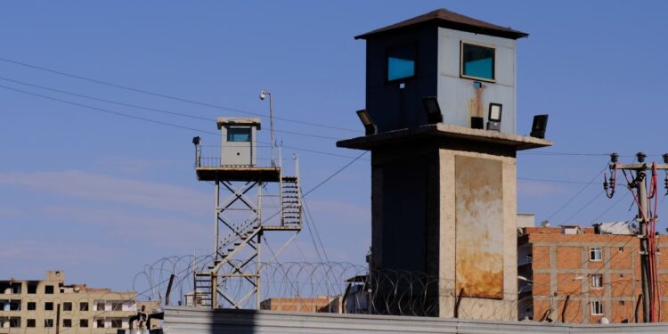 Tutsaklardan Rojava’yı sahiplenme çağrısı