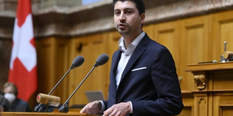 Fabian Molina: Demokrasi ve istikrarın kalesi Rojava korunmalı