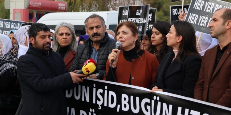 Beştaş: Suruç ve Kobanê’yi ayıramazsınız Hatimoğulları: DAİŞ, HTŞ, SMO aynı kaynaktan besleniyor