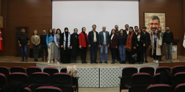 ‘Filistin’de göç ve savaş’ tartışıldı