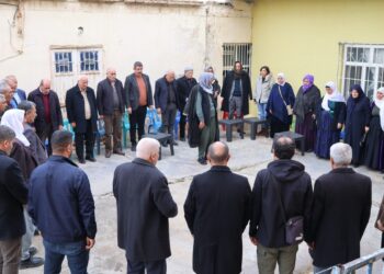 Nura Kurt’un taziyesine kitlesel ziyaret