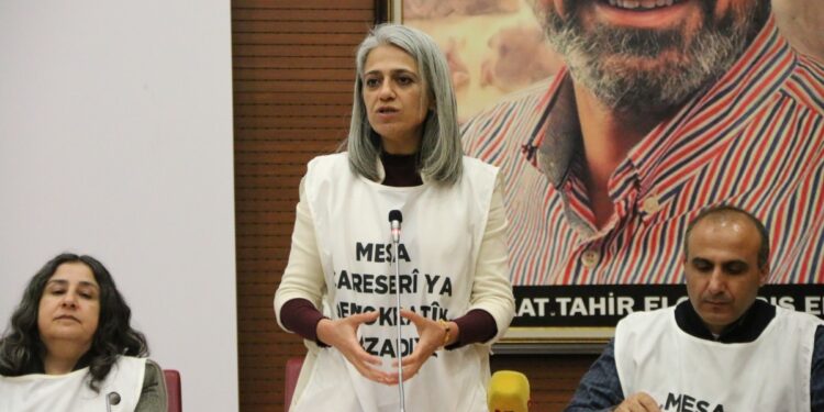 Çiğdem Kılıçgün Uçar: Rojava, tarih yazan bir halkın mücadelesidir