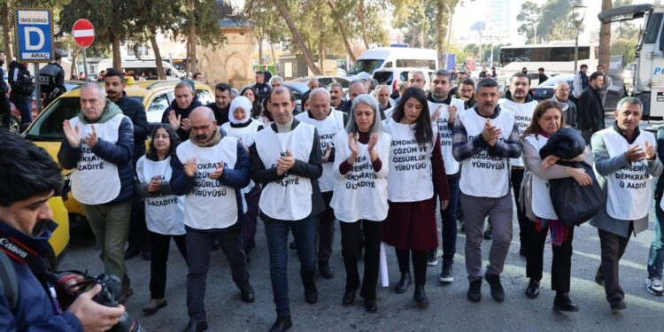 Riha’da ‘çözüm ve özgürlük’ talepleriyle yürüyüş CANLI