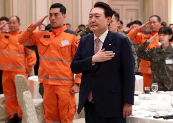 Güney Kore’de sıkıyönetim ilan edildi