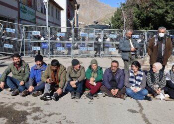 Miks’te nöbet sürüyor: İrademizi gaspçılara teslim etmeyeceğiz