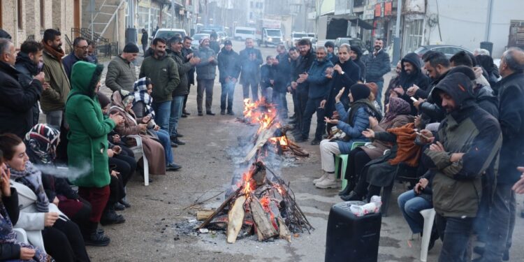 Miks’te soğuk havada irade gaspı protestosu