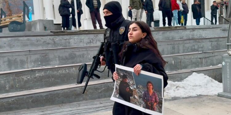 Gazeteciler: Hakikati yazmaktan vazgeçmeyeceğiz